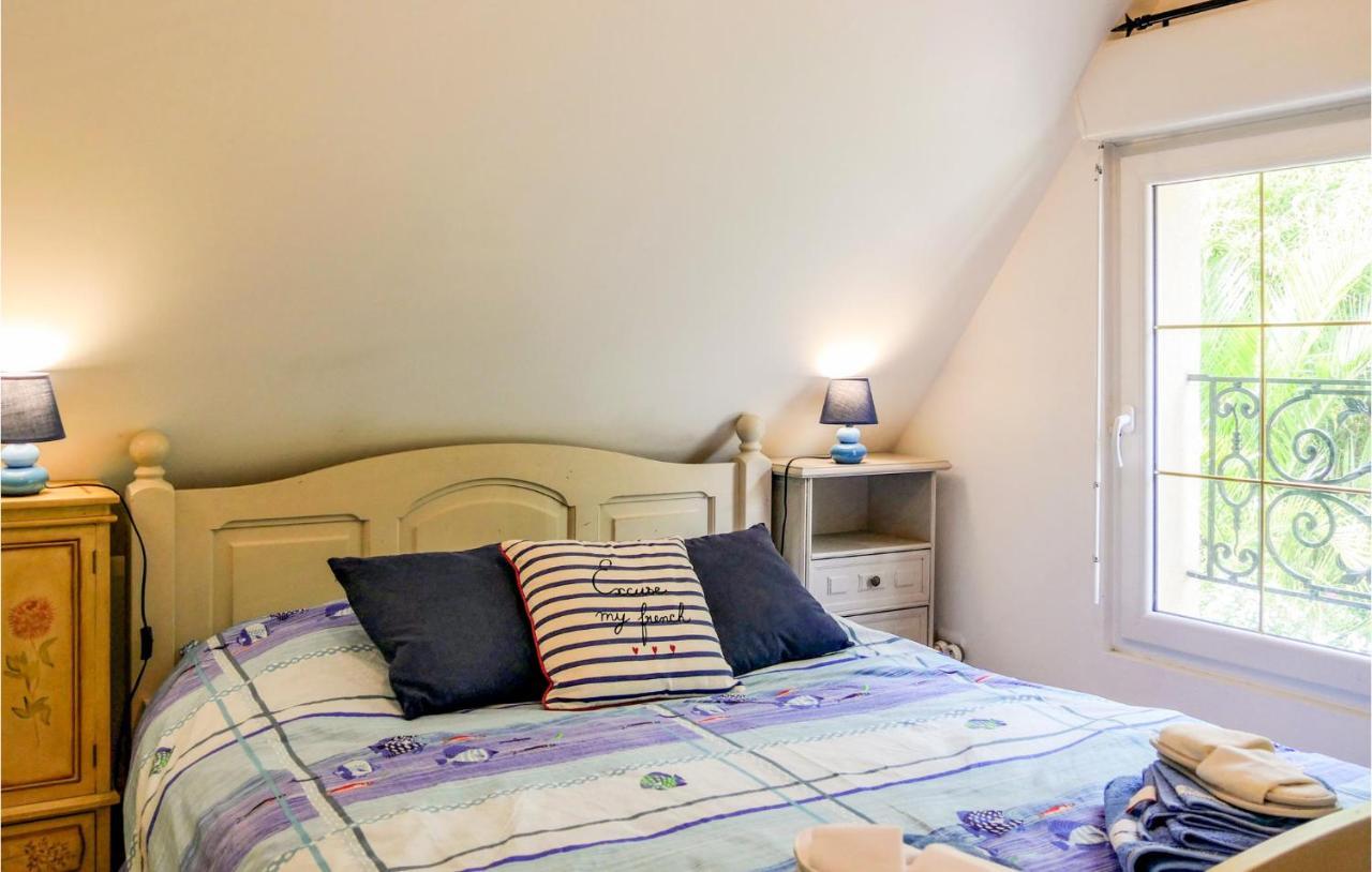 Awesome Apartment In Vasteville With Kitchenette Eksteriør billede